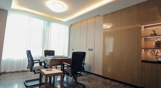 Люкс Grand Youth International Hotel