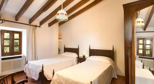 Villa - 3 Bedrooms with Pool and WiFi - 103216, Book Villa Pollença Majorca