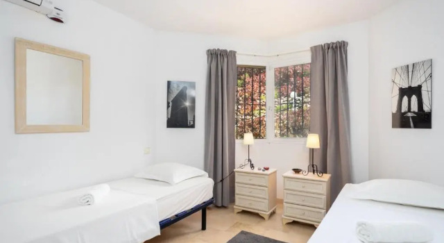 Stunning golf and garden flat in La Siesta Golf Calahonda, Prenota Appartamento Hotel a Costa Tropical con piscina, Piscina
