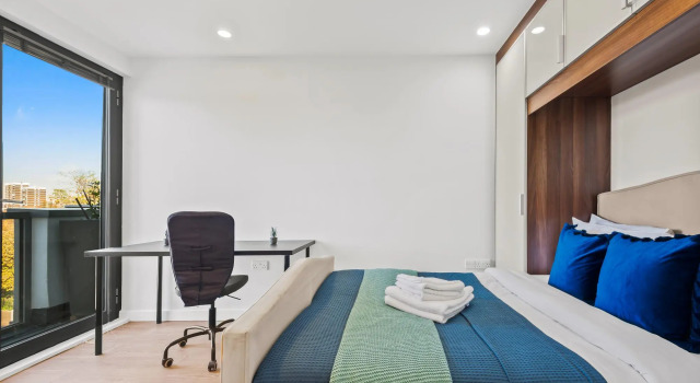 Three Bedroom Apartment in Hoxton