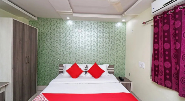 OYO 30163 Hotel Taj Palace