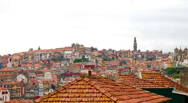 Douro Surf Hostel, Забронировать Хостел Недорогие отели Порту, рядом с Винодельня Баррос Алмейда, недорого