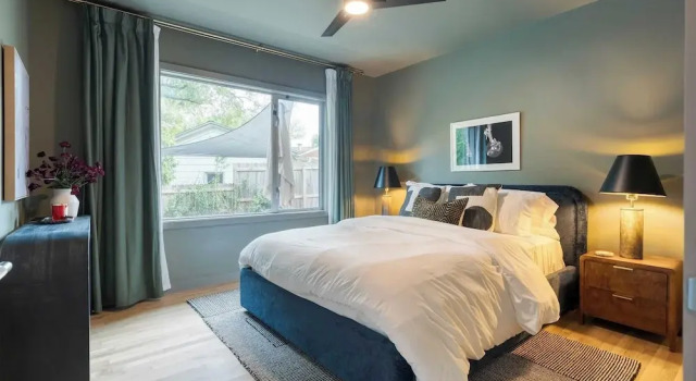 Modern Austin Home w/ Pool, Putting Green & Coffee Nook Townes Retreat by Avantstay, Rezerwuj Hotel Austin Greater Austin