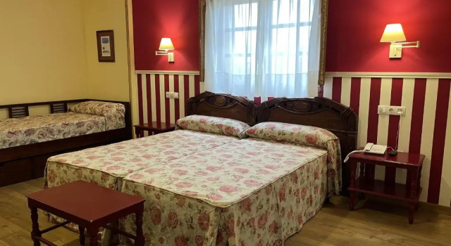 Семейный номер Standard Hotel Colonial de Santillana