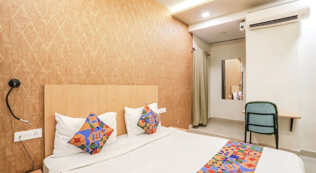 Номер Deluxe Fabhotel Convivial Sky