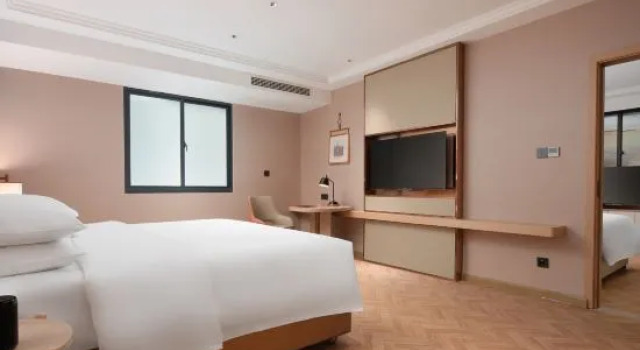 Люкс Superior Vienna Hotel (Haikou Meilan International Airport T2 Terminal)