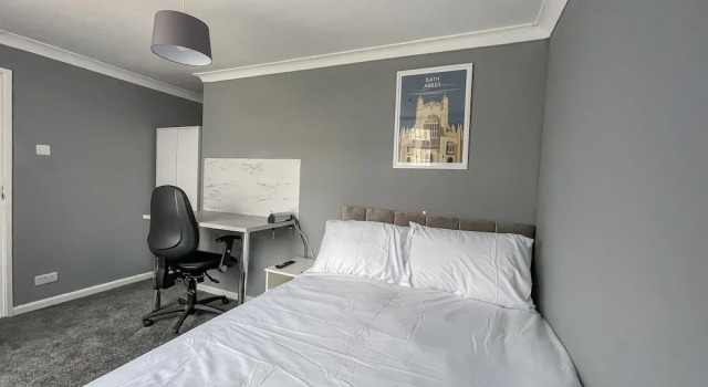 Beautiful Modern & Contemporary Home Close to City, Buchen Sie Ferienwohnung Bath 