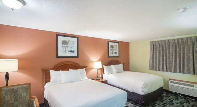 Standard Vierer Zimmer Rodeway Inn