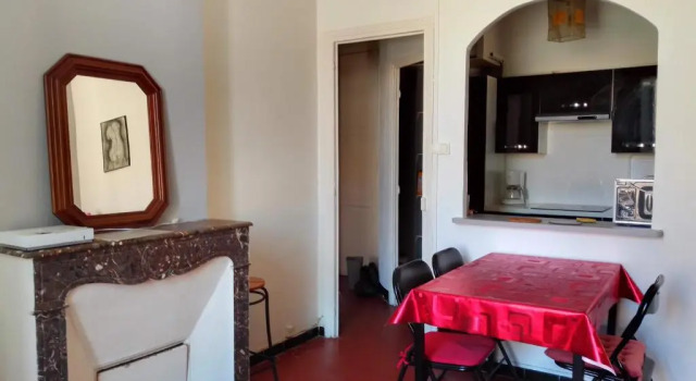 Typical Toulon apartment 50M beaches, Забронировать Апартаменты/квартира Отели Тулона с парковкой, рядом с Тулонский собор, Парковка