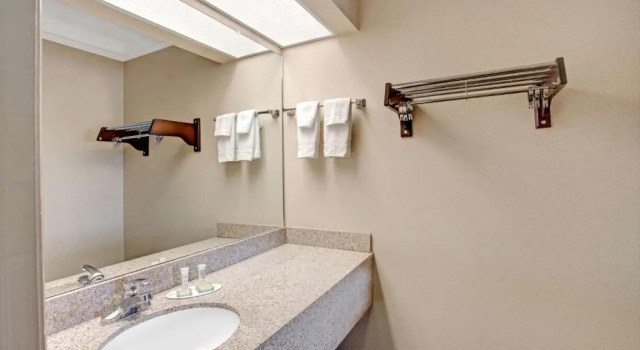 Номер Standard Super 8 by Wyndham Knoxville East