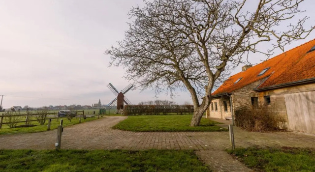 Коттедж Rustic Family Holiday Home for up to 8 People Located in the Green of the Countryside