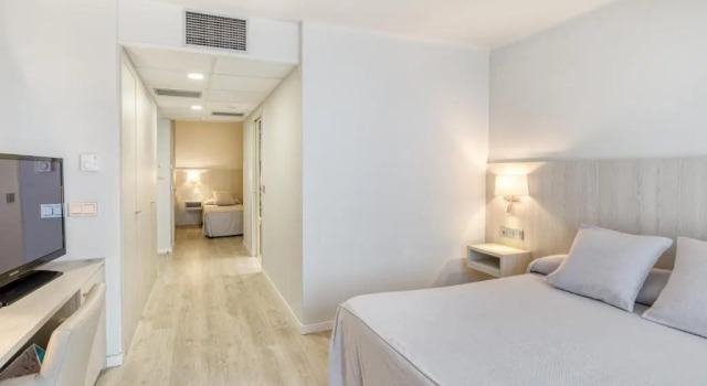 Четырёхместный номер Standard Hotel Marina