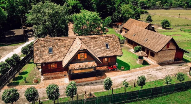 Коттедж с 3 комнатами Moslavačka Priča Holiday Homes