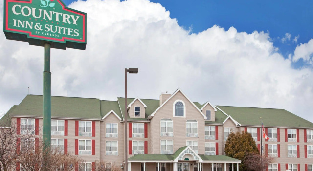 Country Inn and Suites Birch Run