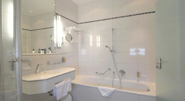 Трёхместный номер Standard Ringhotel Loews Merkur
