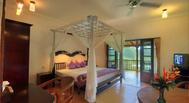 Люкс Deluxe с балконом Cempaka Belimbing Villa
