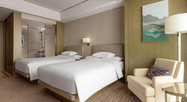 Четырёхместный клубный номер Executive Courtyard by Marriott Yinchuan