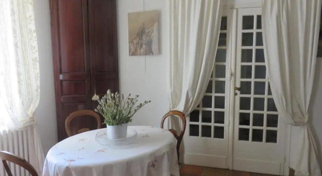 Chambres d'hôtes de charme au REFUGE DU PEINTRE prés de St Emilion, Rezerwuj Bed and Breakfast Sainte-Terre Gironde