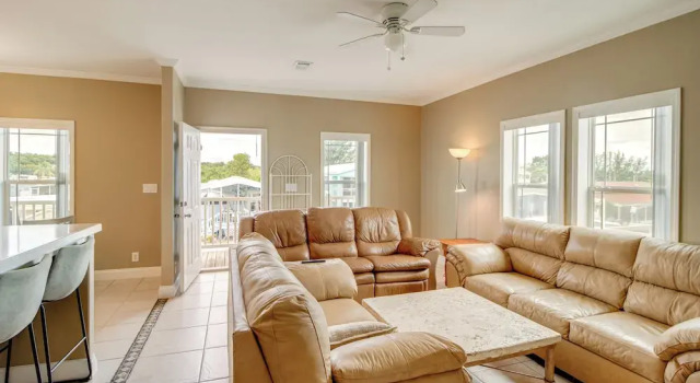 Canal-front Key Largo Retreat w/ Community Beach!, Varaa Lomakoti Huvilat kohteessa Florida Keys, Villa