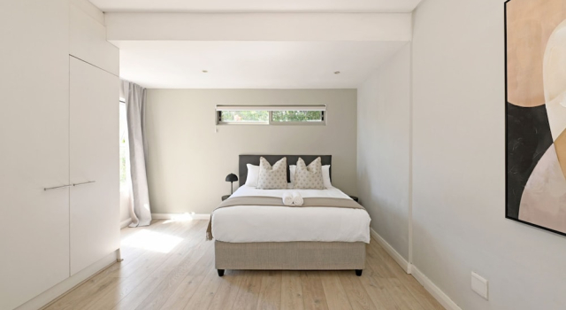 5 Bed House Pool Fresnaye Sea Point