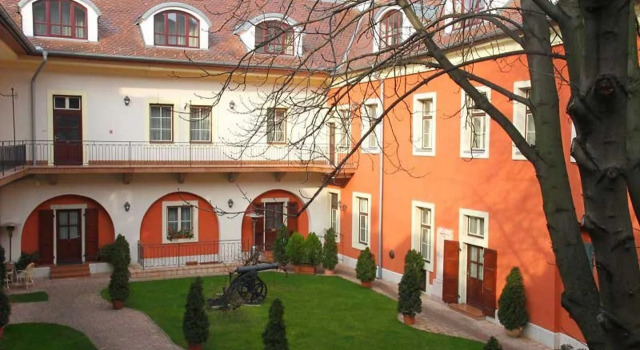 St. George Residence - All Suite Hotel DeLuxe, Забронировать Отель Отели Будапешта 5 звезд, рядом с Базар Королевского сада, 5*