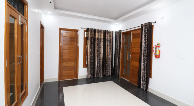 OYO Flagship 26166 Sector 14 Indiranagar