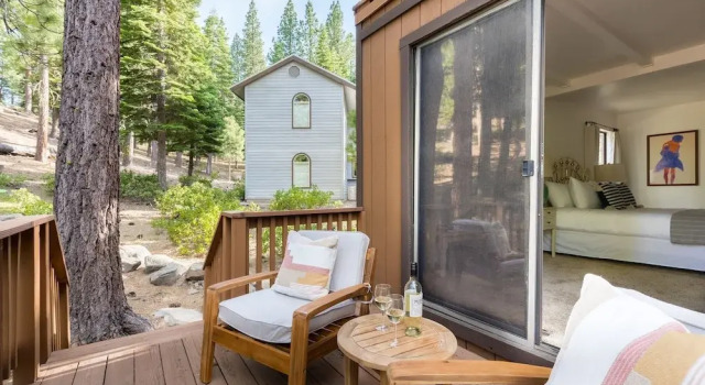Wolfe by Avantstay 5mins Northstar w Hot Tub Fireplace 2 Private Decks