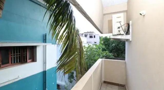 OYO 16798 Rj Residency