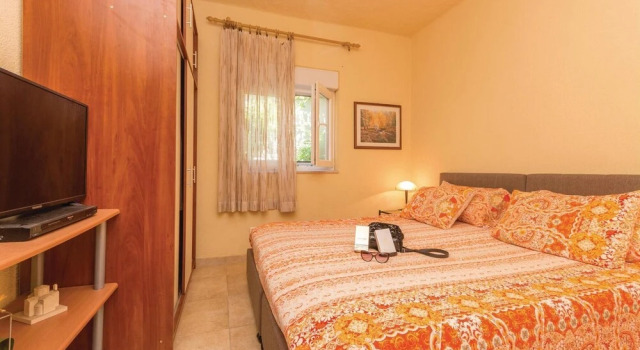 Awesome Home in Vrsi With 2 Bedrooms and Wifi, Đặt Khách sạn Vrsi Zadar County