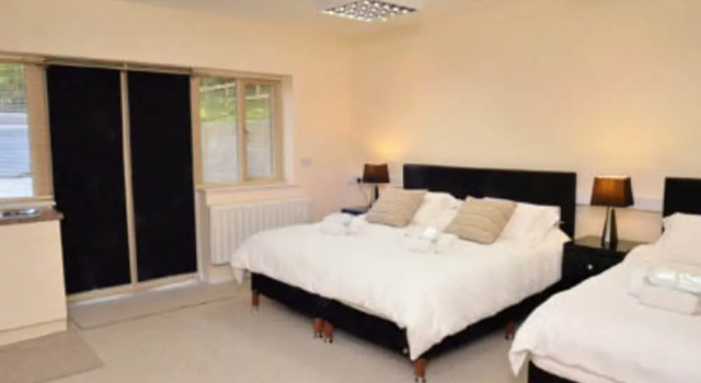 Коттедж с 4 комнатами Cotswolds Valleys Accommodation-Stony Hs