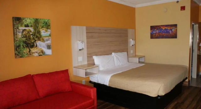 Номер Deluxe Home Town Inn & Suites