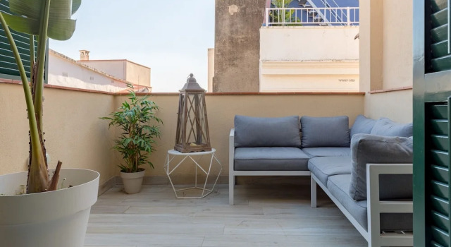 Люкс с балконом Urban Suites Sitges Apartments by PriorityVillas