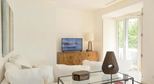 Eduardo vii park great bright apt with ac elevator