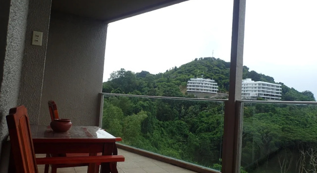 Suite Cliffside View Hotel