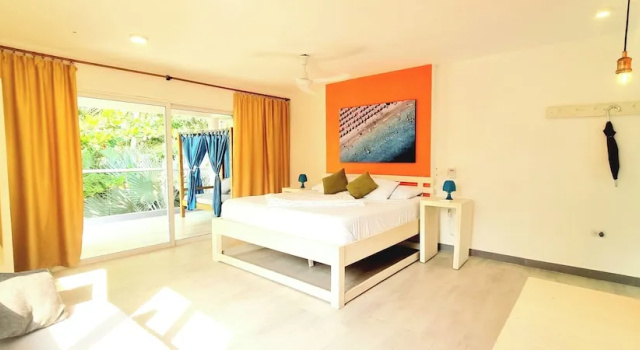 Номер Luxury с балконом Blue Mango Hotel