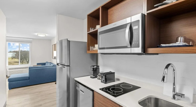 Двухместный люкс Everhome Suites Wichita Northeast by Choice Hotels
