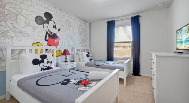 Magical Getaway Near Disney Private Pool + Resort Access, Bbq Grill! 4 Bedroom Townhouse