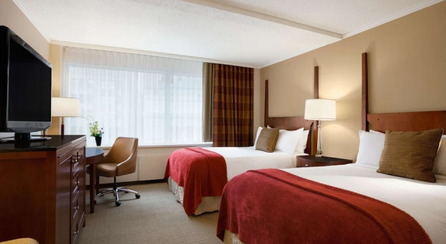 Четырёхместный номер Standard с видом на город Fairmont Winnipeg