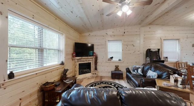 Cozy Bear Den 2 Bedroom Cabin by RedAwning