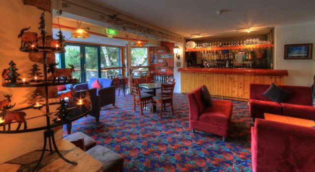 Candlelight Lodge, Забронировать Отель Отели Тредбо с парковкой, рядом с Snowgums Ski Lift, Парковка
