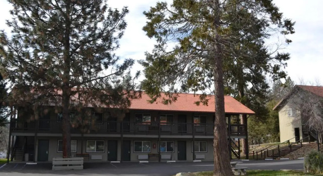 Yosemite Westgate Lodge, Забронировать Отель Бак-Медоус Stanislaus National Forest