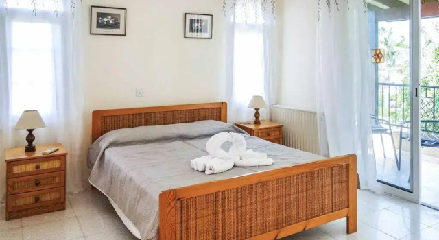 Vitali, Boek Villa Peyia Paphos