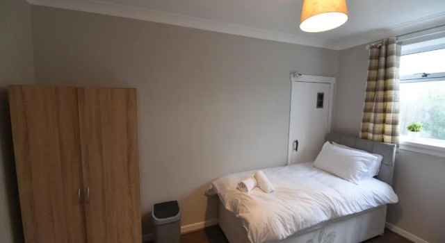 Sighthill 3 Bedrooms with Private Garden, Varaa Hotelli Edinburgh Edinburgh