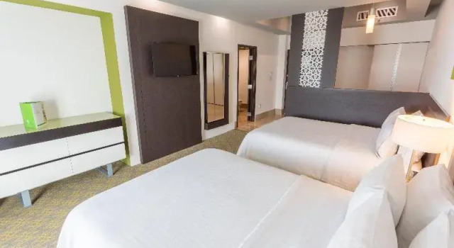 Двухместный номер Standard с красивым видом из окна Holiday Inn Queretaro Zona Krystal by IHG