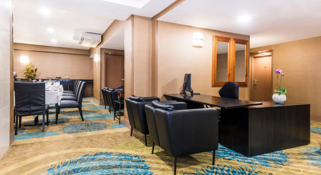 Двухместный номер Executive Holiday Inn Convention Center by IHG