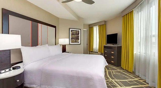 Двухместный люкс Accessible c 1 комнатой с видом на реку Homewood Suites Savannah Historic District/Riverfront