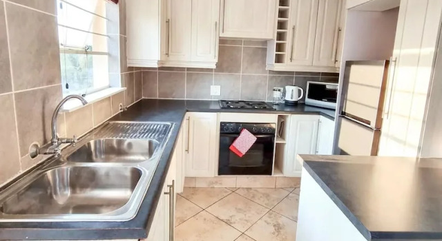 Апартаменты Stylish one bed Apartment in Strydom Park - 2168