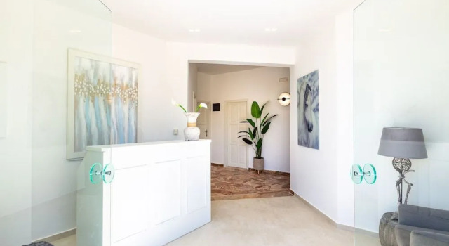 Pinelopi Beach Suites