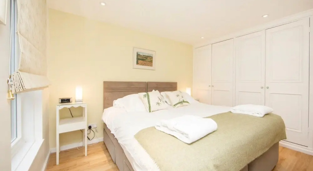 Large 2 Bedroom, 2 Bathroom Apartment, Moments From King's Road - Edith Terrace, Varaa Huoneisto Asunnot kohteessa Merseyside, Huoneisto
