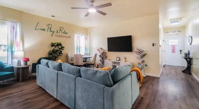 3BR Getaway Hot Tub, Games & Family Fun, Reservar Casa de férias Charlotte Carolina do Norte
